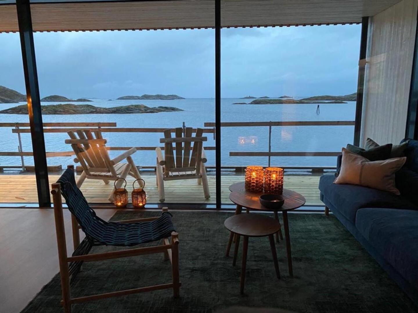 Waterfront Apartment With Panoramic Sea View Henningsvaer Bagian luar foto