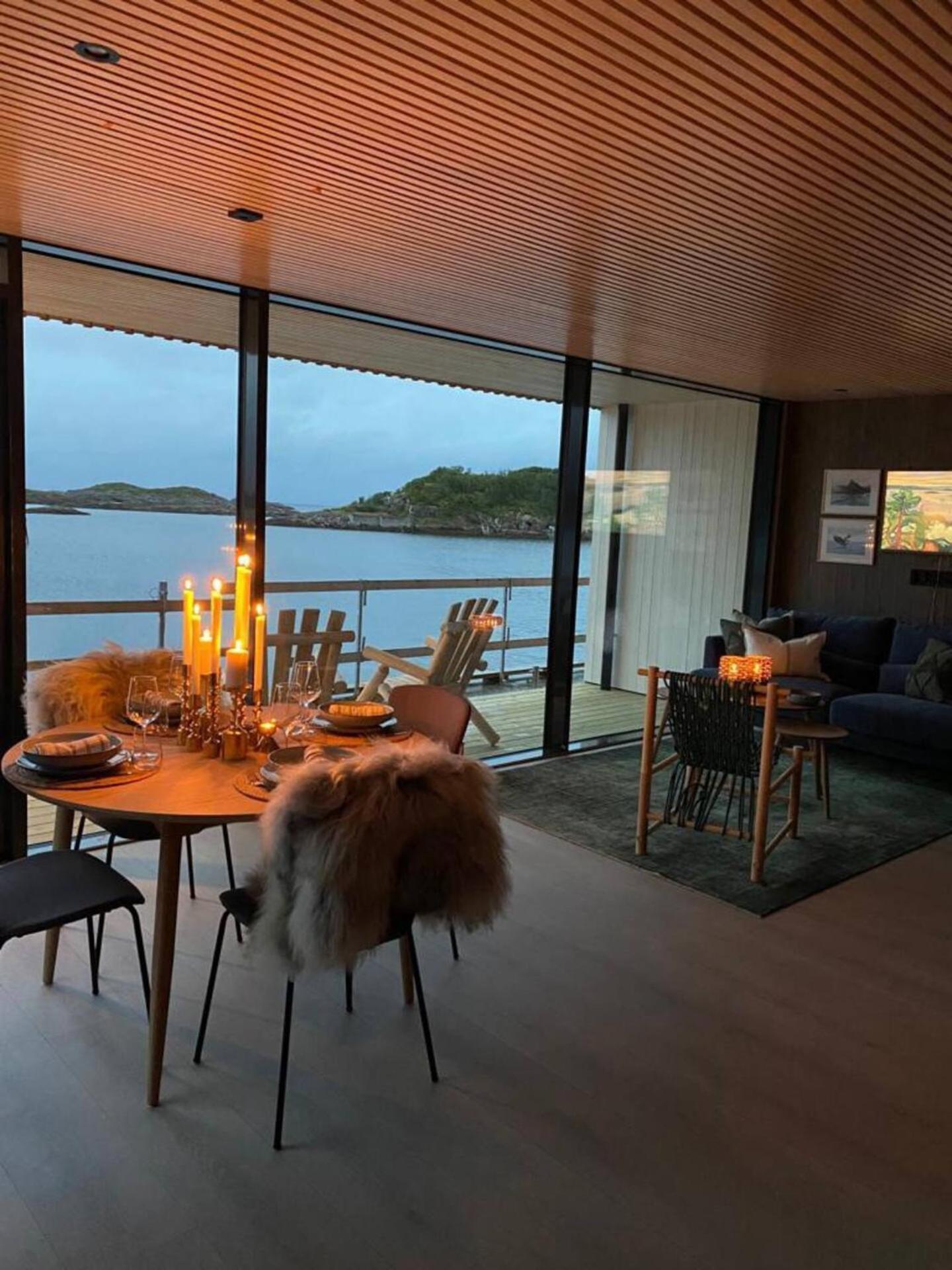 Waterfront Apartment With Panoramic Sea View Henningsvaer Bagian luar foto